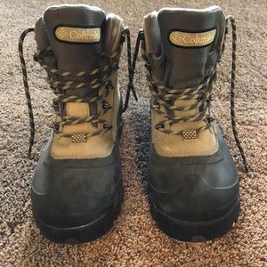 Columbia snow boots